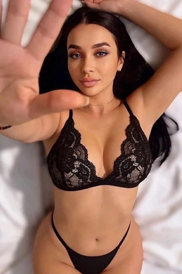 Michelle - Photo 2